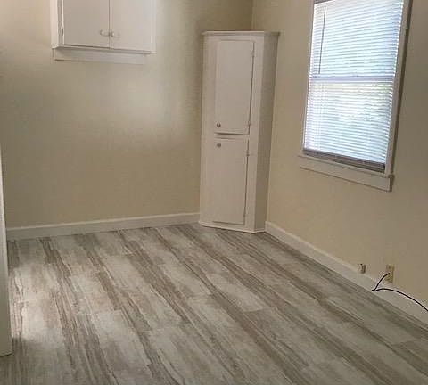 4th image of 20656 5th St