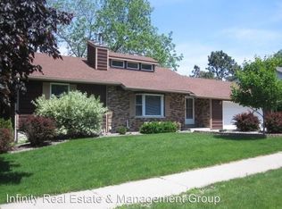 1925 6th St SW, Rochester, MN 55902