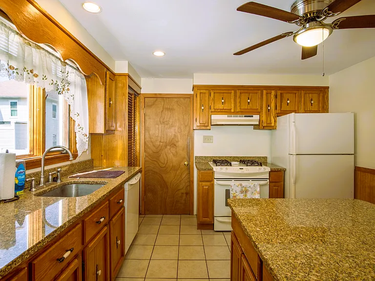 63 Garrison Ave — Photo 7