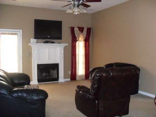 5th image of 4515 Country Glen Cir