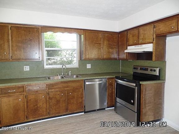 4th image of 3606 Red Oak Cir W