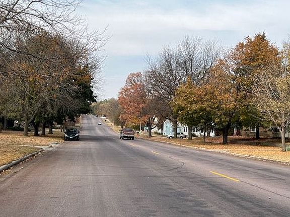 5th image of 301 Jefferson Ave