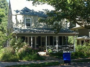 32 Oakland Rd, Brookline, MA 02445