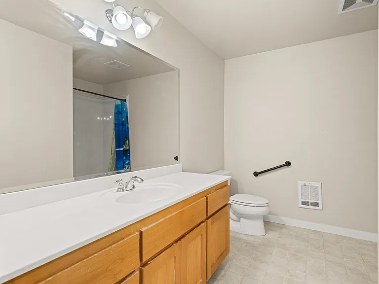 2221 McCall Dr — Photo 15