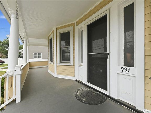 5th image of 991 Cottage Place