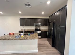 6005 Sendero Ave, Eastvale, CA 92880