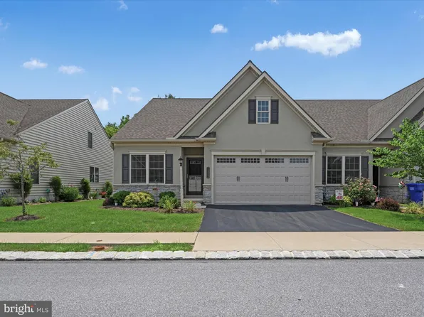 1322 Woodcrest Ct, Mount Joy, PA 17552