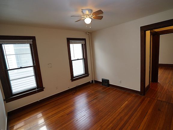 4th image of 349-351 W Doty St #349-4