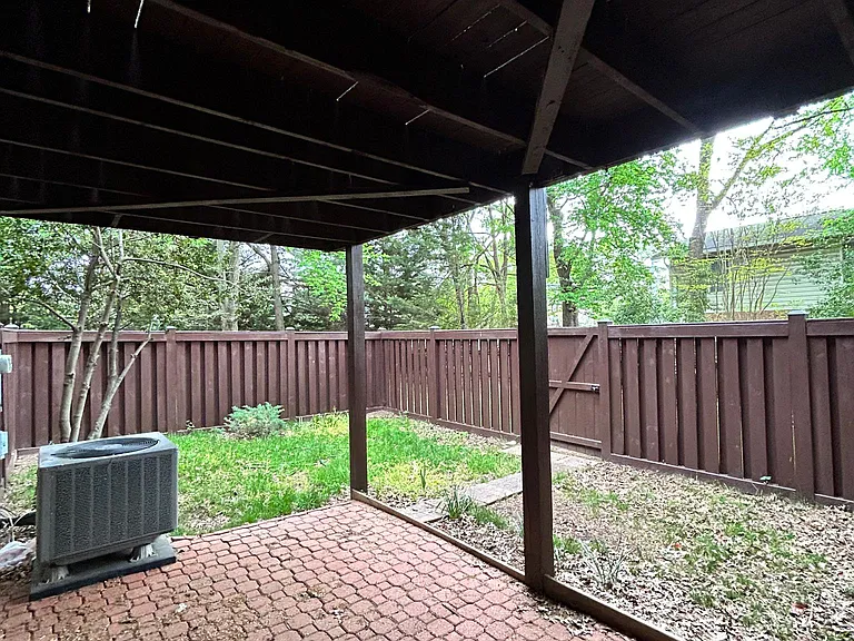 8021 Merry Oaks Ct — Photo 57