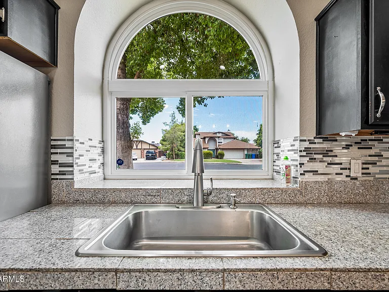 610 N Rosemont Cir — Photo 24