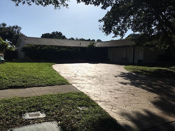 3rd image of 609 Hillpoint Way