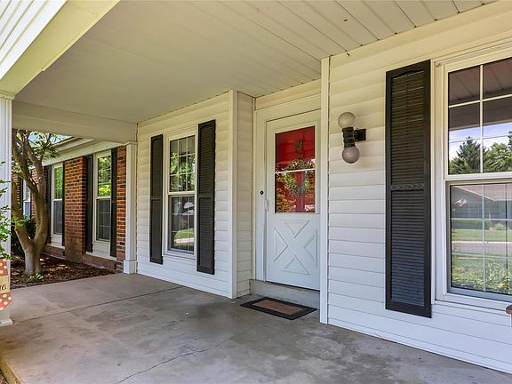 3rd image of 12928 Camphill Ct