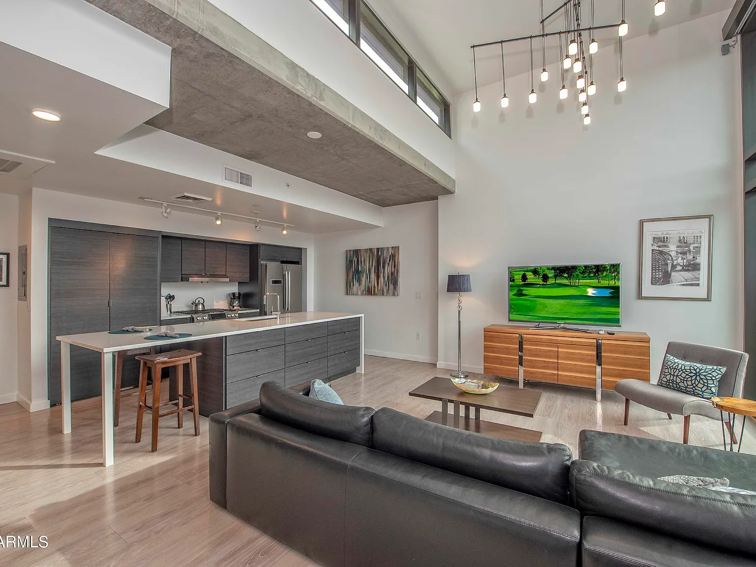 1 bed, 1.0 bath, 745 sqft, $2,995 — Photo 2