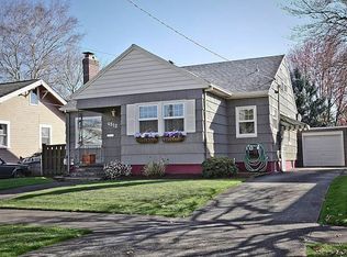 4512 SE Ivon St, Portland, OR 97206