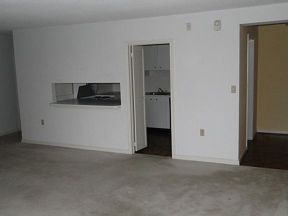 4th image of 4004 Atlantic Ave APT 808