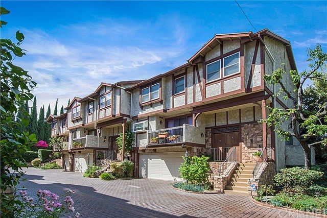 1st image of 15610 Moorpark St APT 6