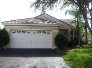 869 Falling Water Rd, Fort Lauderdale, FL 33326