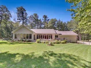 93 S Park Trl, Indian River, MI 49749