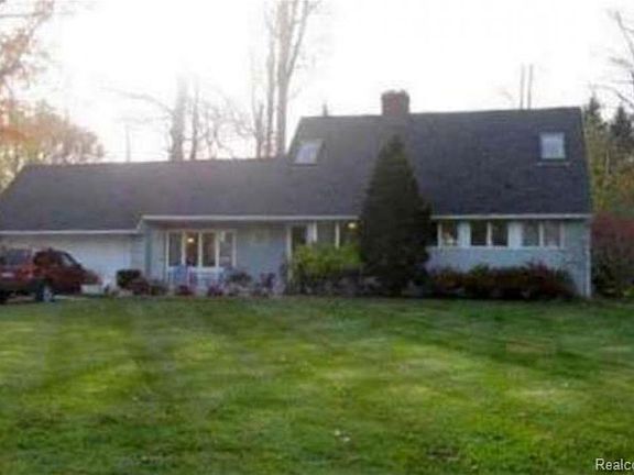 3rd image of 618 New Hampshire Ave