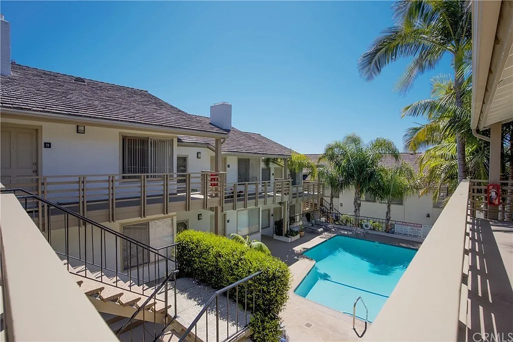 Lunada Bay Apartments — Photo 4