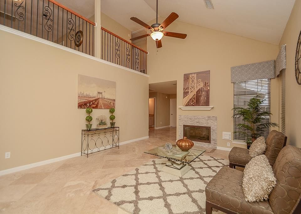 1st image of 10502 Timberloch Dr
