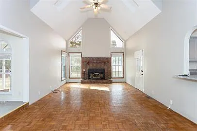 681 Marlborough Dr — Photo 9