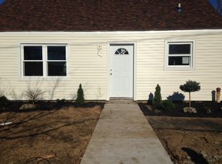 3077 N Jerusalem Rd, Levittown, NY 11756