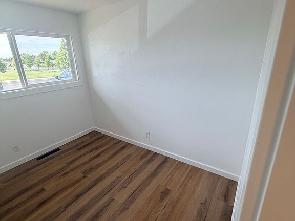 4th image of 510-530 NE 4th St #510