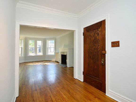 4th image of 1215 W Lunt Ave APT 3B