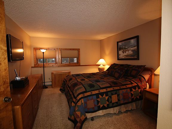 4th image of 628 Cranmer Ave #112