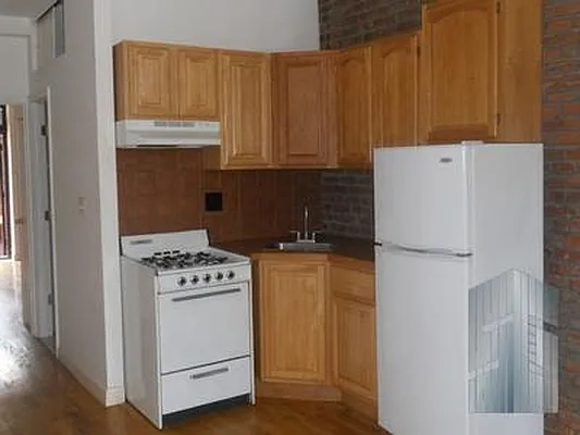 Rented by Skyline Group Real Estate | media 35