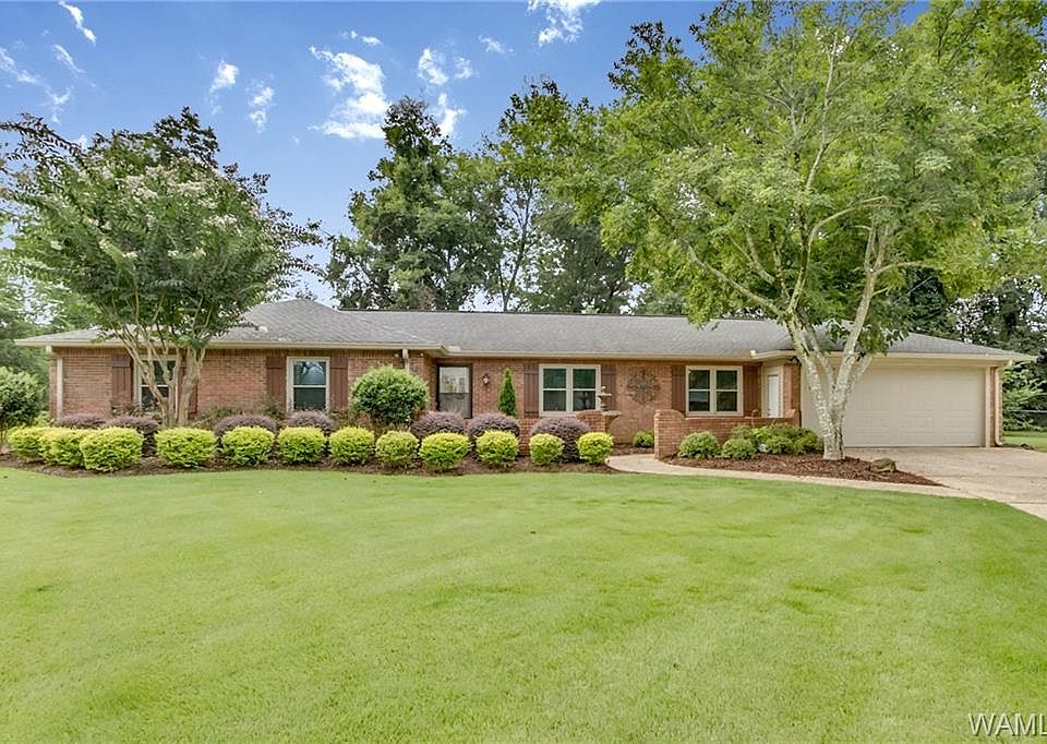 1st image of 8076 Laurel Oaks Ln