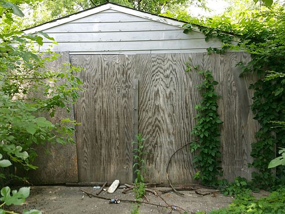 3rd image of 2164 Ontario St
