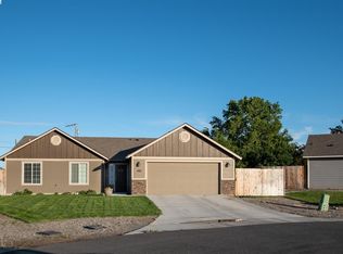 486 E 15th Pl, Kennewick, WA 99337