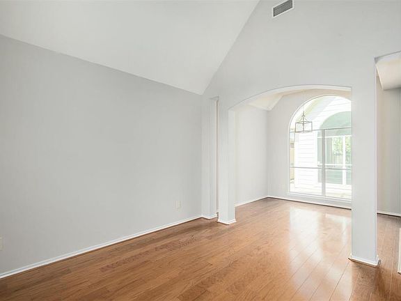 5th image of 10015 Sable Meadow Ct