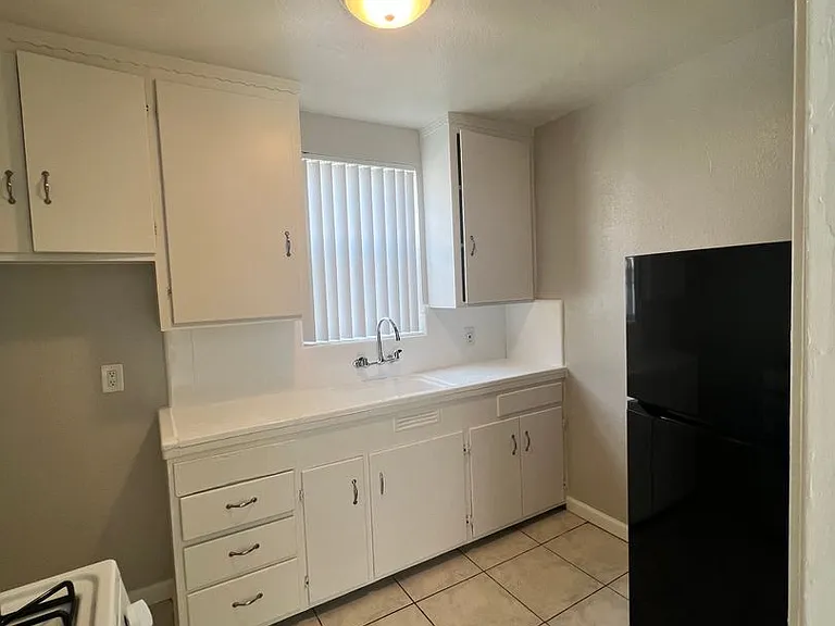 El Camina Apartments — Photo 7