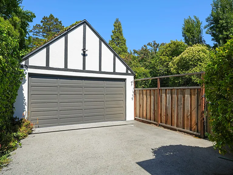 554 Edgewood Rd — Photo 67