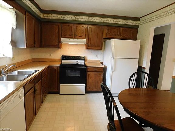 4th image of 3690 Chelsea Dr