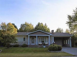 51 Madawaska St, Edmundston, NB E7B 1L6