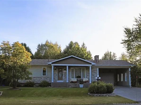 51 Madawaska St, Edmundston, NB E7B 1L6
