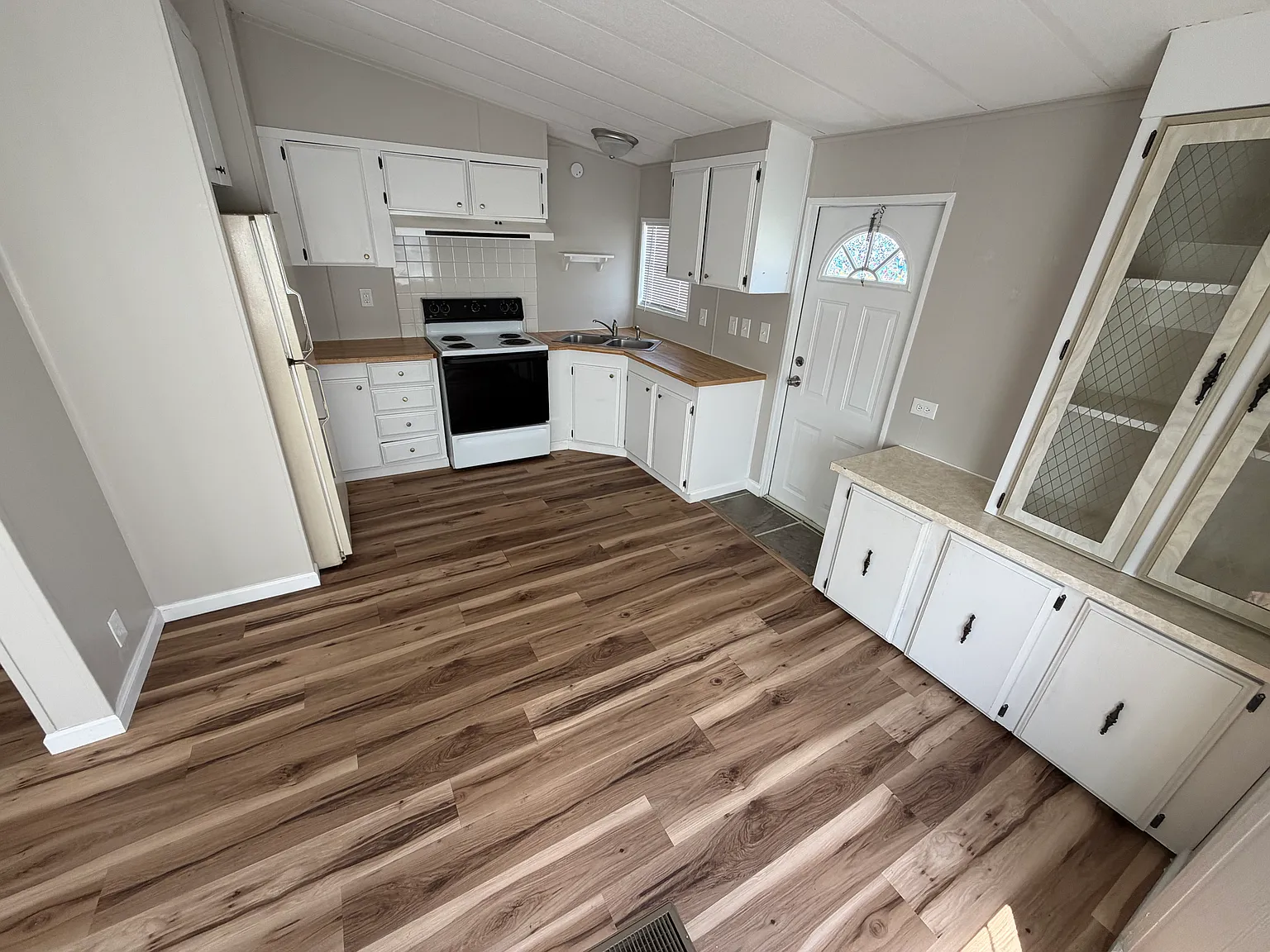 3200 S Nova Rd — Photo 3