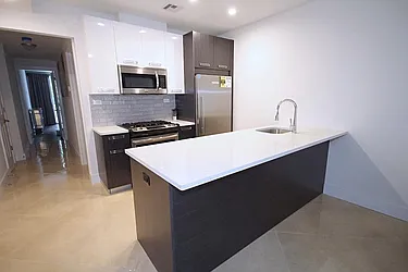 Sold by Starealty Estate LLC