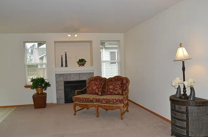 20th Pl W, Lynnwood — Photo 2