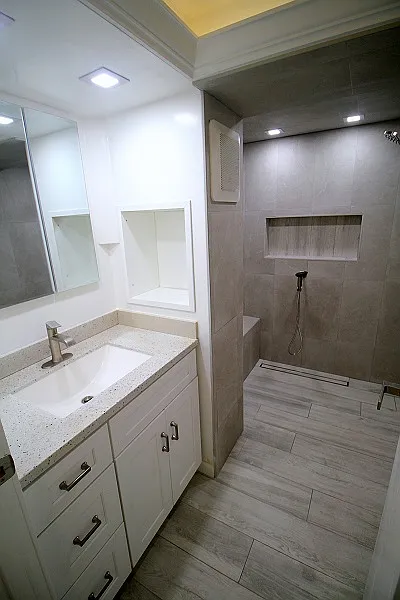 Studio, 375 sqft, $2,595 — Photo 2