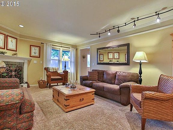 3rd image of 520 SE 59th Ct