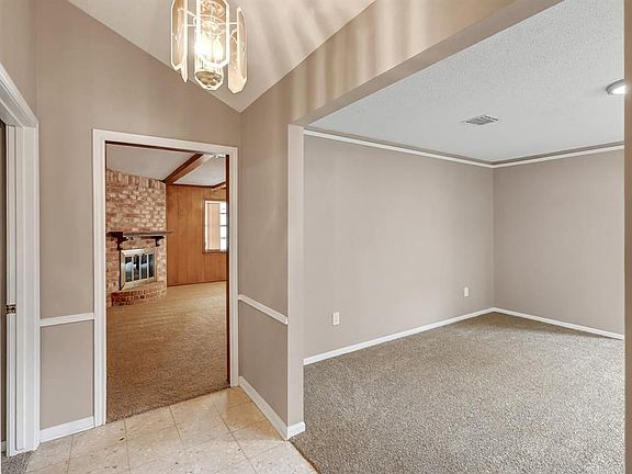 3rd image of 5923 Pebble Springs Dr