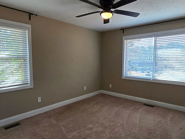 403 Aumond Rd — Photo 19