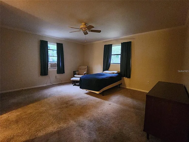 913 Russell Ave — Photo 10