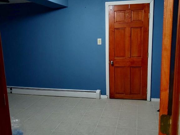 2nd image of 16 Guilford St Floor 1