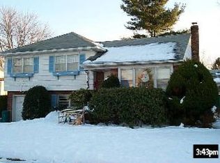 2602 Burro Ln, East Meadow, NY